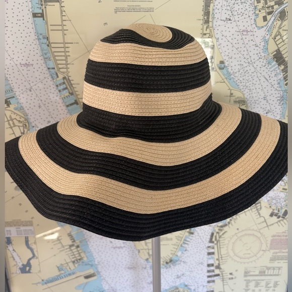 Wide Brim Black & Cream Striped Sun Hat – Perfect for Halloween Costumes - Picture 3 of 5